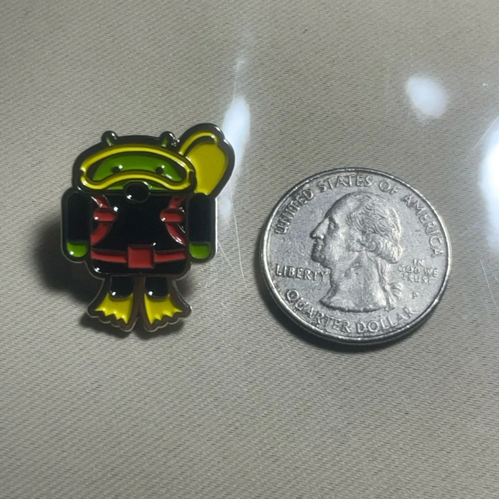 Google Android Robot Diver Enamel Pin - Picture 1 of 2